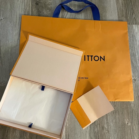 LV paper bag, box, envelope, wrapping paper. - Picture 2 of 6